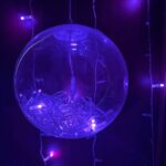 Прозрачный шар со светодиодными гирляндами